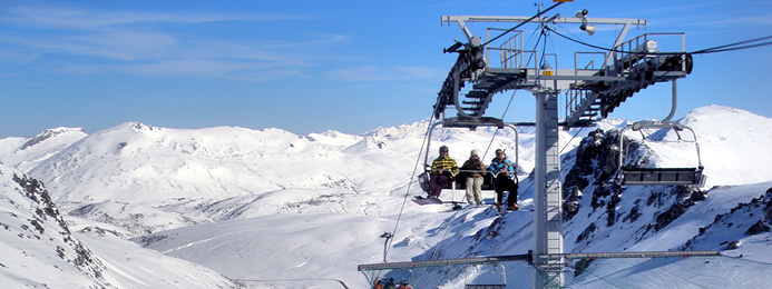 Raquetas de nieve, una buena opción de montaña - San Isidro Estación  Invernal y de Montaña